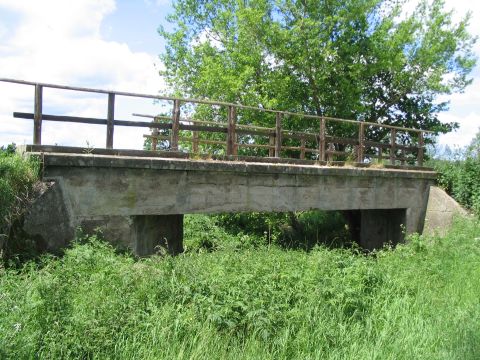 1. Brücke über einen Entwässerungsgraben