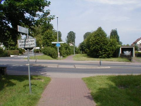 Bahnbergang ber die Hauptstrae