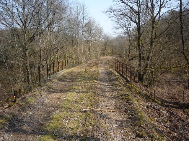 Br�cke �ber einen Weg