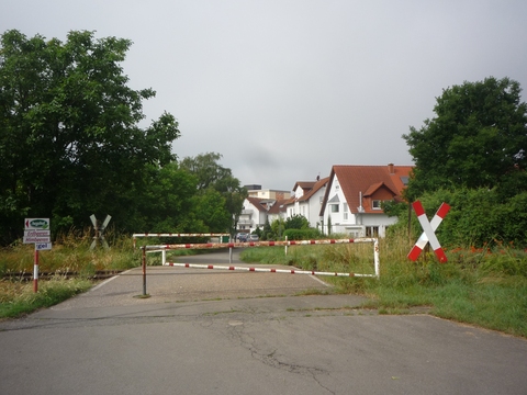 Bahnbergang ber die Verbindung Tullastrae/Hetzelstrae
