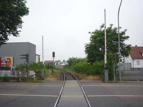 Bahnbergang ber die Wormser Landstrae