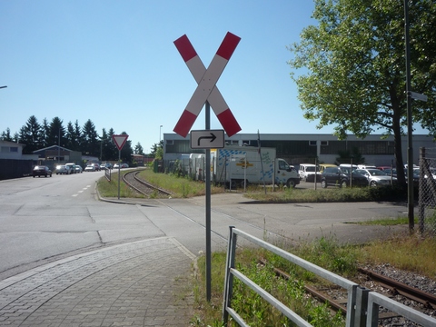 Bahnbergang Industriegebiet Hockenheim Talhaus
