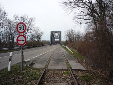 Zufahrt zur Rheinbrcke