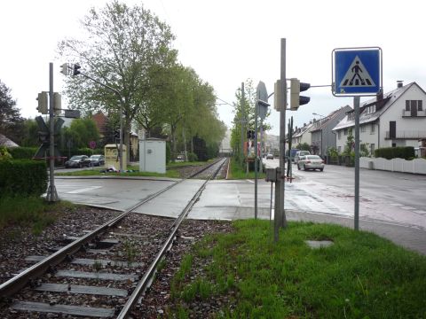 Bahnübergang über die Karl-Friedrich-Straße