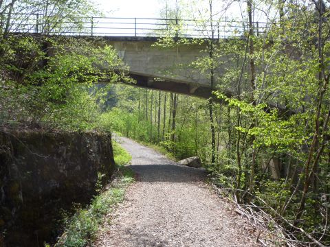 Brcke der alten Strae ber die Aach