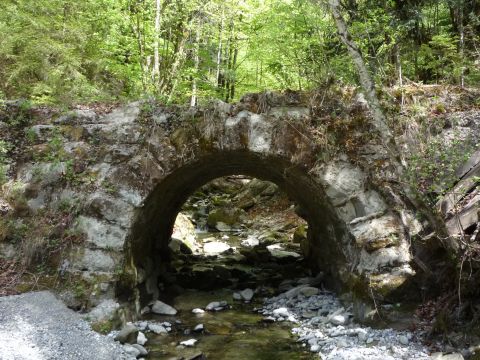 Brcke zwischen Langen-Buch und Rotachtunnel