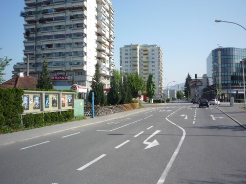 Bahnbergang ber die Heldendenkstrae