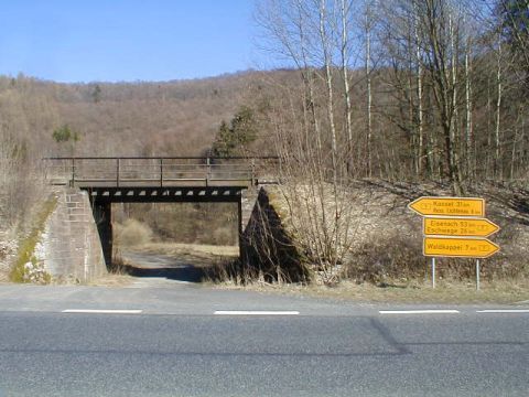 Brcke ber einen Weg