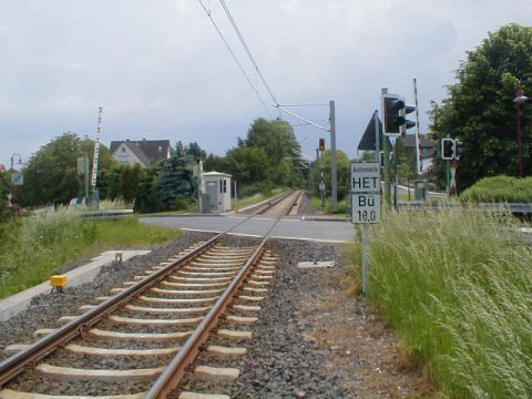 Bahnbergang ber die Strae Am Setzebach