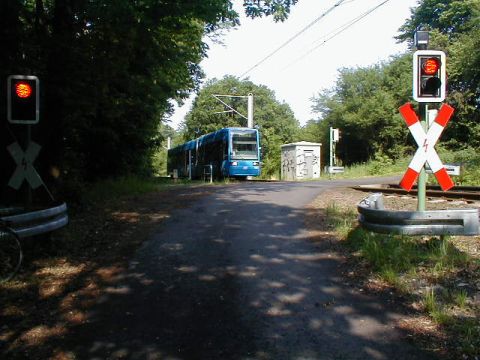 Bahnbergang zwischen Oberkaufungen und Helsa