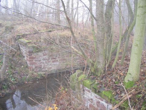 Ehemalige Br�cke �ber den Flo�graben