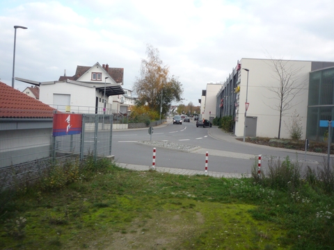 Einfahrt in den Bahnhof Wiesloch Stadt