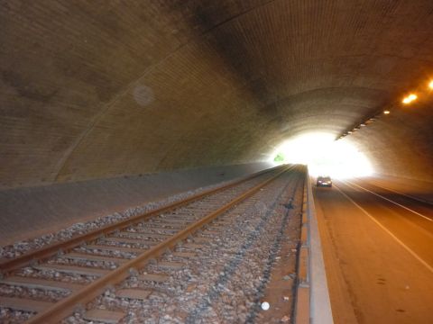 Tunnel unter der Neubaustrecke