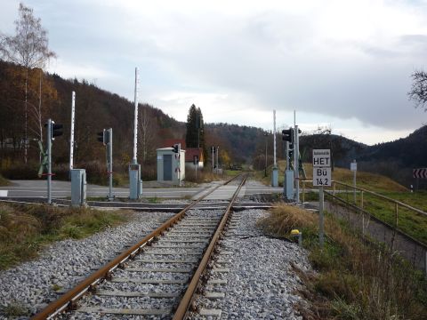 Bahnbergang ber die Strae nach Althtte