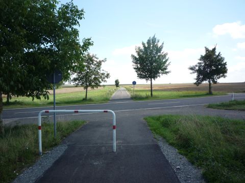 Bahnbergang ber die Strae nach Baldersheim