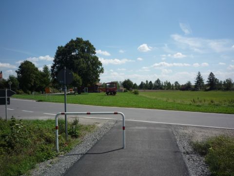 Bahnbergang ber die Strae nach Riedenheim