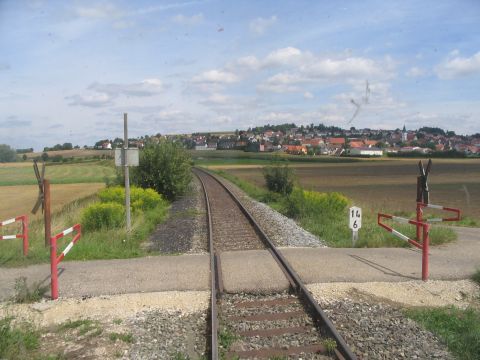 Bahnbergang ber die Strae von Oettingen nach Megesheim