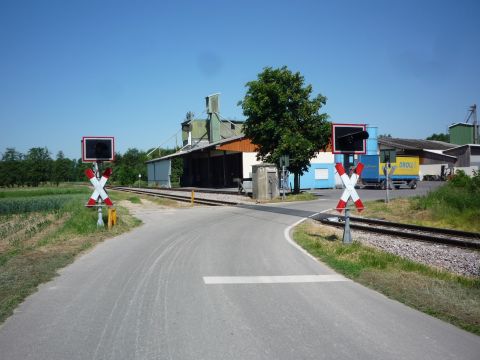 Bahnübergang über die Straße von Balzhofen nach Oberbruch