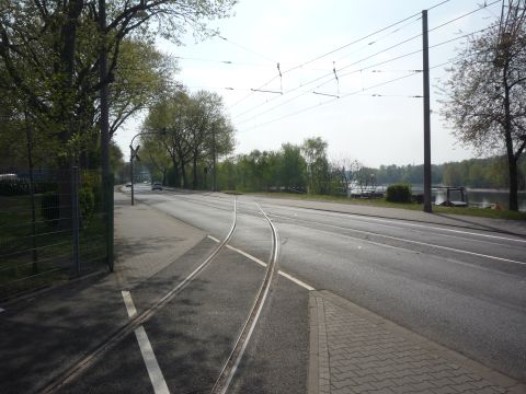 Zufahrt aus der Papierfabrik